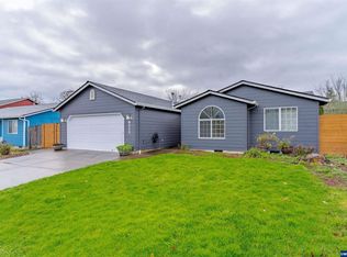 8311 Hibiscus Dr, Corvallis, OR 97330