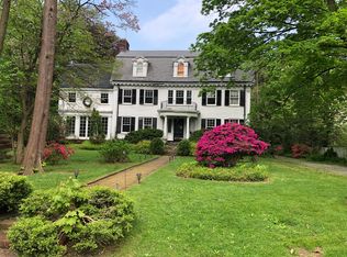 8 Montgomery Cir, New Rochelle, NY 10804