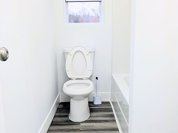 4th image of 1814 Monroe Ave #1812