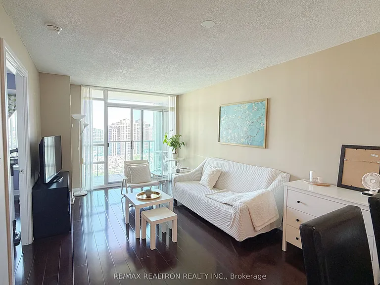 18 Harrison Garden Blvd #1805 — Photo 2