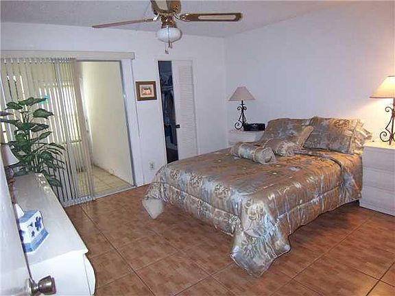 5th image of 1023 Ventnor H #1023