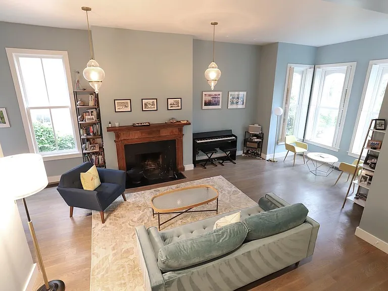 604 A St SE — Photo 15