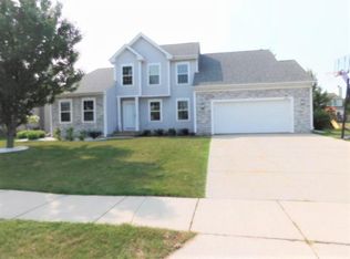 2189 Hunters Ln, Grafton, WI 53024