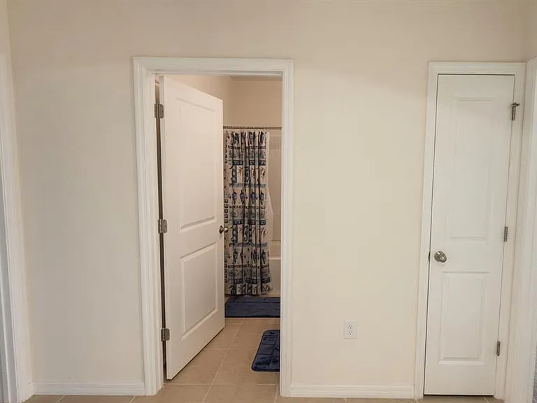 3499 N Vonnegut Point — Photo 14