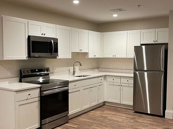 3rd image of 21 Paul Francis Way #29