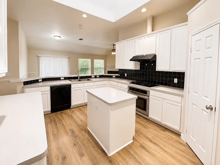 4320 Palmdale Dr — Photo 46