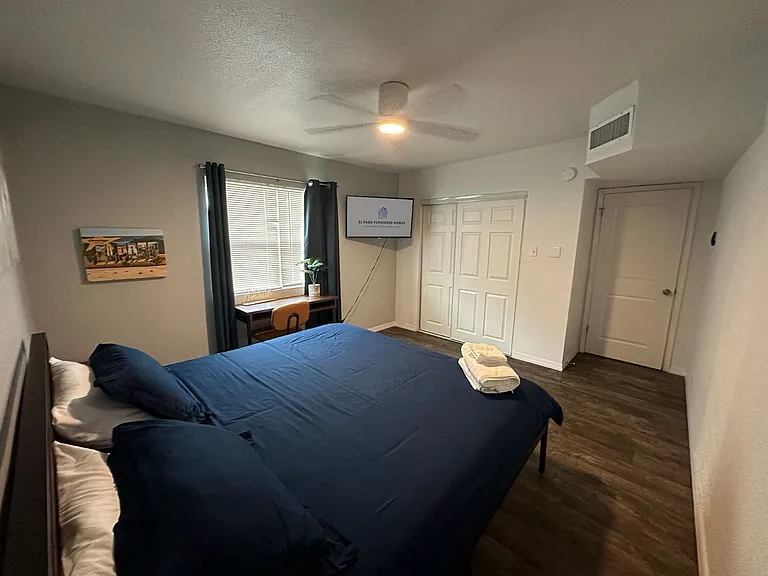 Bedroom -Smart TV