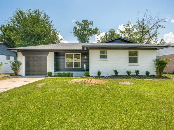 318 Parkwood Pl, Lewisville, TX 75067