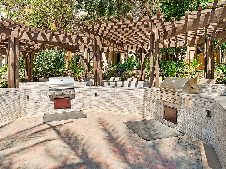Hills of Valencia Apartments — Photo 13
