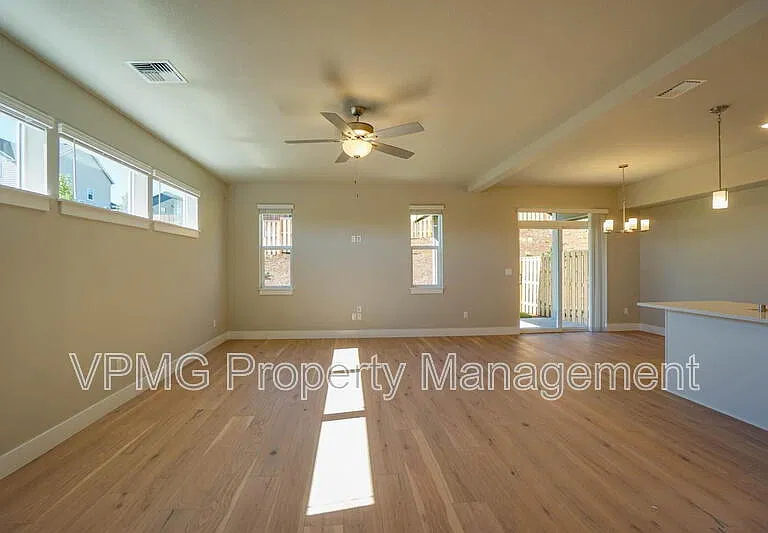 2331 E Otter Loop — Photo 6