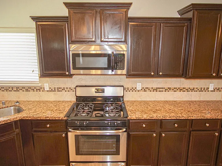 14613 Sunny Land Ave — Photo 7
