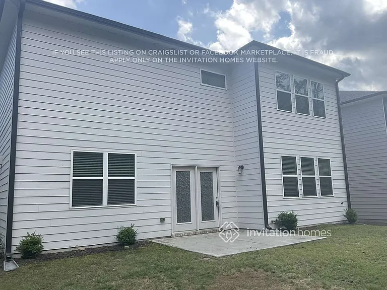 215 Caledonia Ct — Photo 18