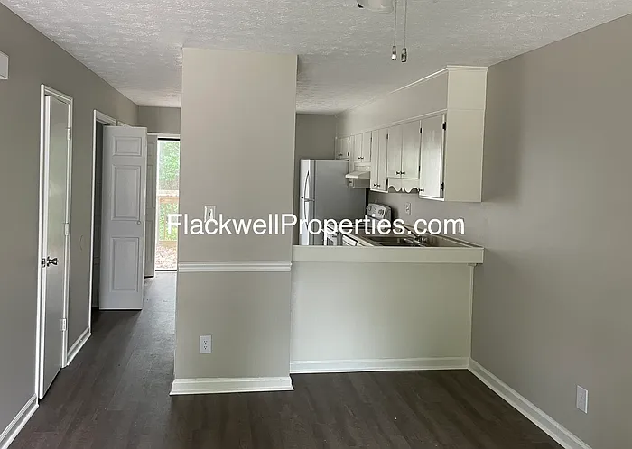 2 bed, 1.5 bath, $1,250 — Photo 1