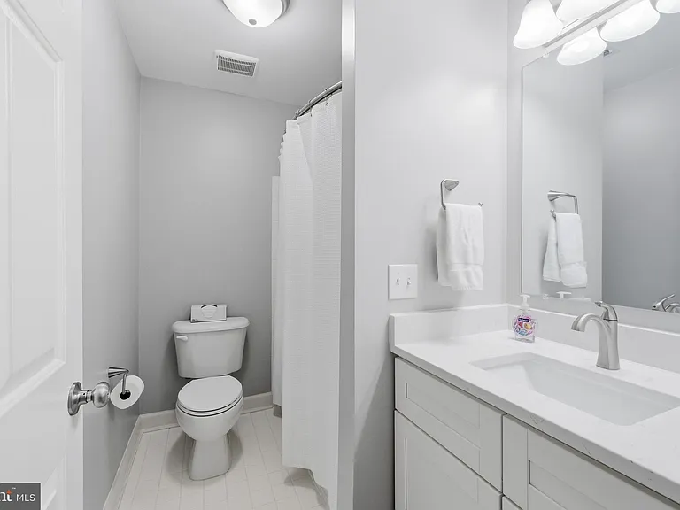 8439 Kirby Lionsdale Dr — Photo 9