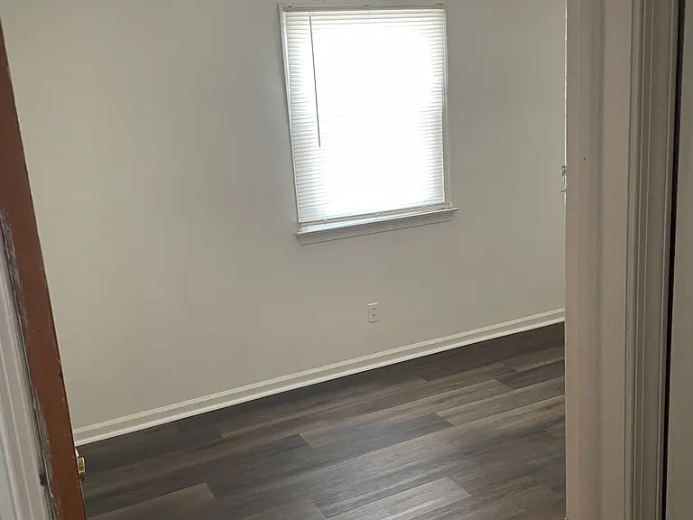 423 E Church St #4 — Photo 6