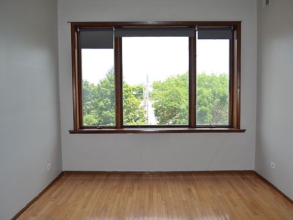 2nd image of 912 N Western Ave #3F