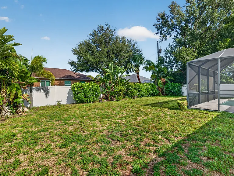 1218 SW 9th Ct — Photo 21