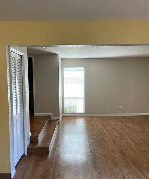 1665 Russell Ave — Photo 7
