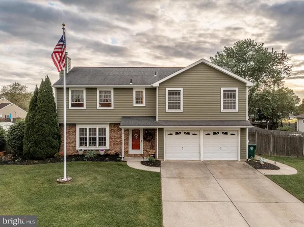 13 Woodhurst Dr, Eastampton, NJ 08060