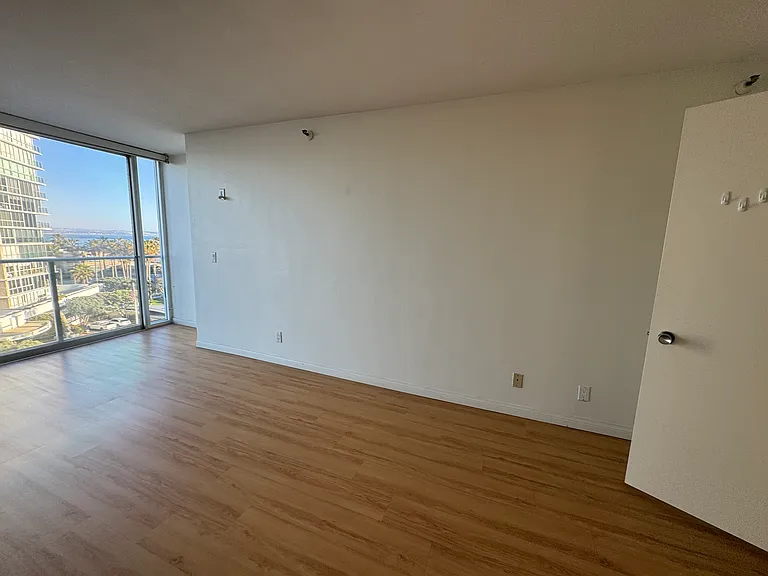 1810 Avenida Del Mundo #502 — Photo 18