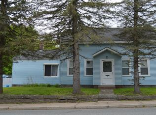 32 Elm St, Uxbridge, MA 01569