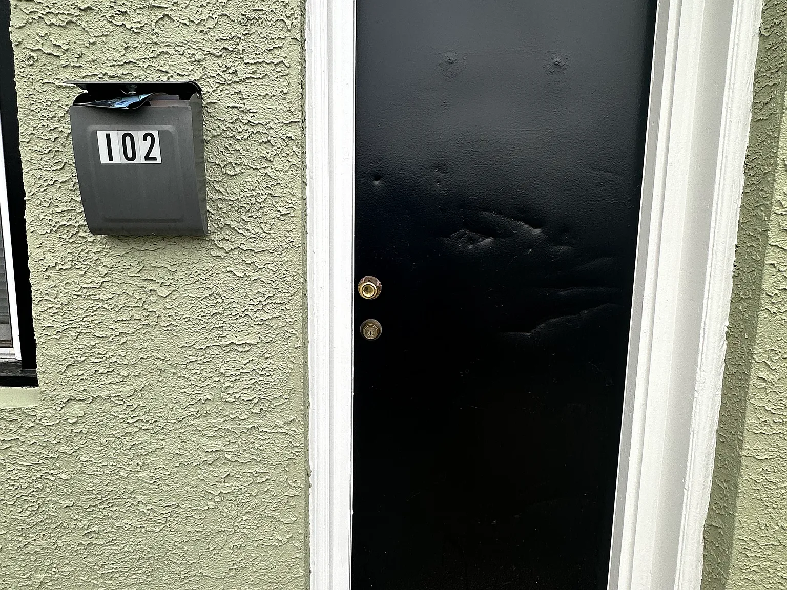 Studio, 300 sqft, $900 — Photo 2
