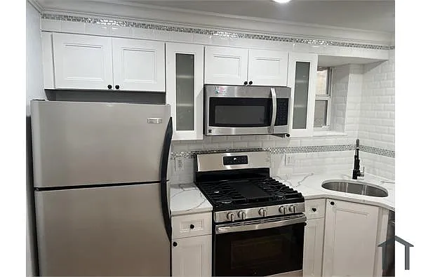 Building Photo - 2111 Christian St #2