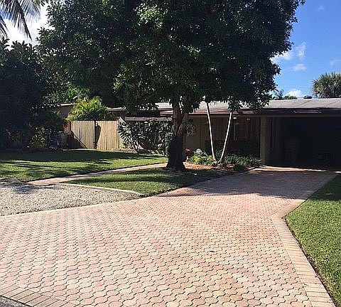 2nd image of 219 NE 17th Ave