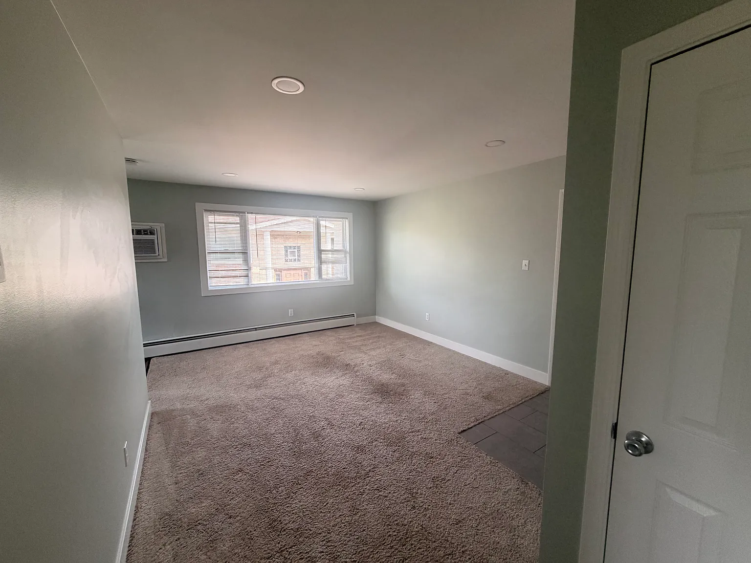2 bed, 950 sqft, $1,345 — Photo 2