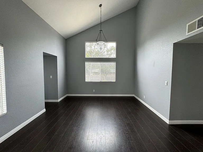 466 Weisser Way — Photo 5