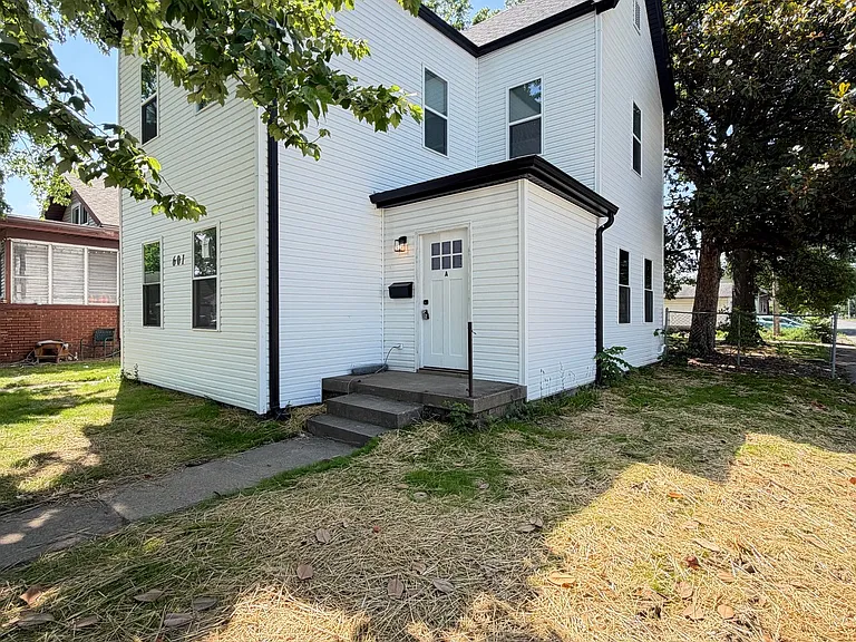 601 E Gum St #B — Photo 1
