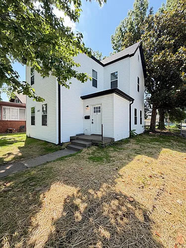 601 E Gum St Photo 1