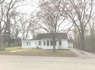301 Ellen St, Farwell, MI 48622