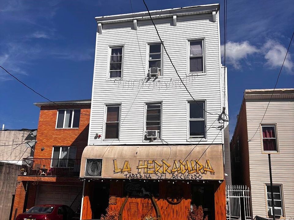 1st image of 414 24th St