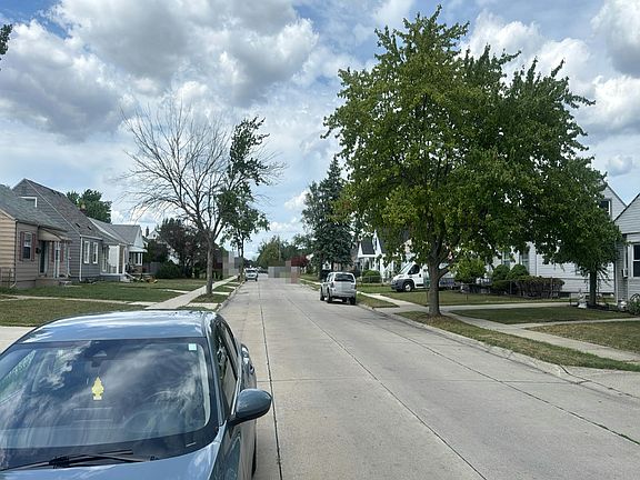 5th image of 21734 Normandy Ave