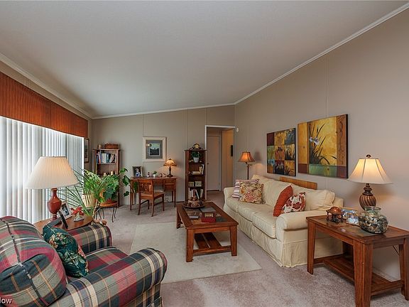 5th image of 20 Creekside Trl