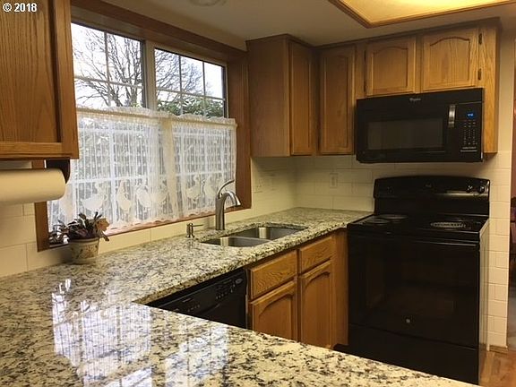 5th image of 9421 NE 138th Ct