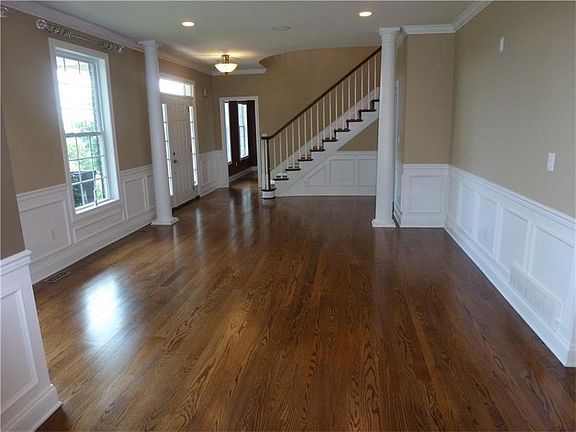 2nd image of 2031 Timbercrest Dr