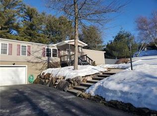 290 Manor Dr, Palmerton, PA 18071