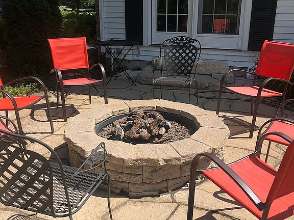Built-in gas firepit