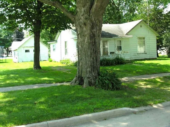 218 Chestnut St, Osage, IA 50461