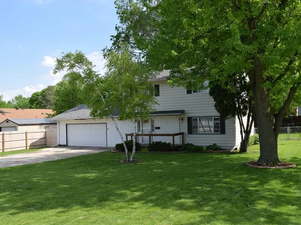 411 E Center Ave, Badger, IA 50516