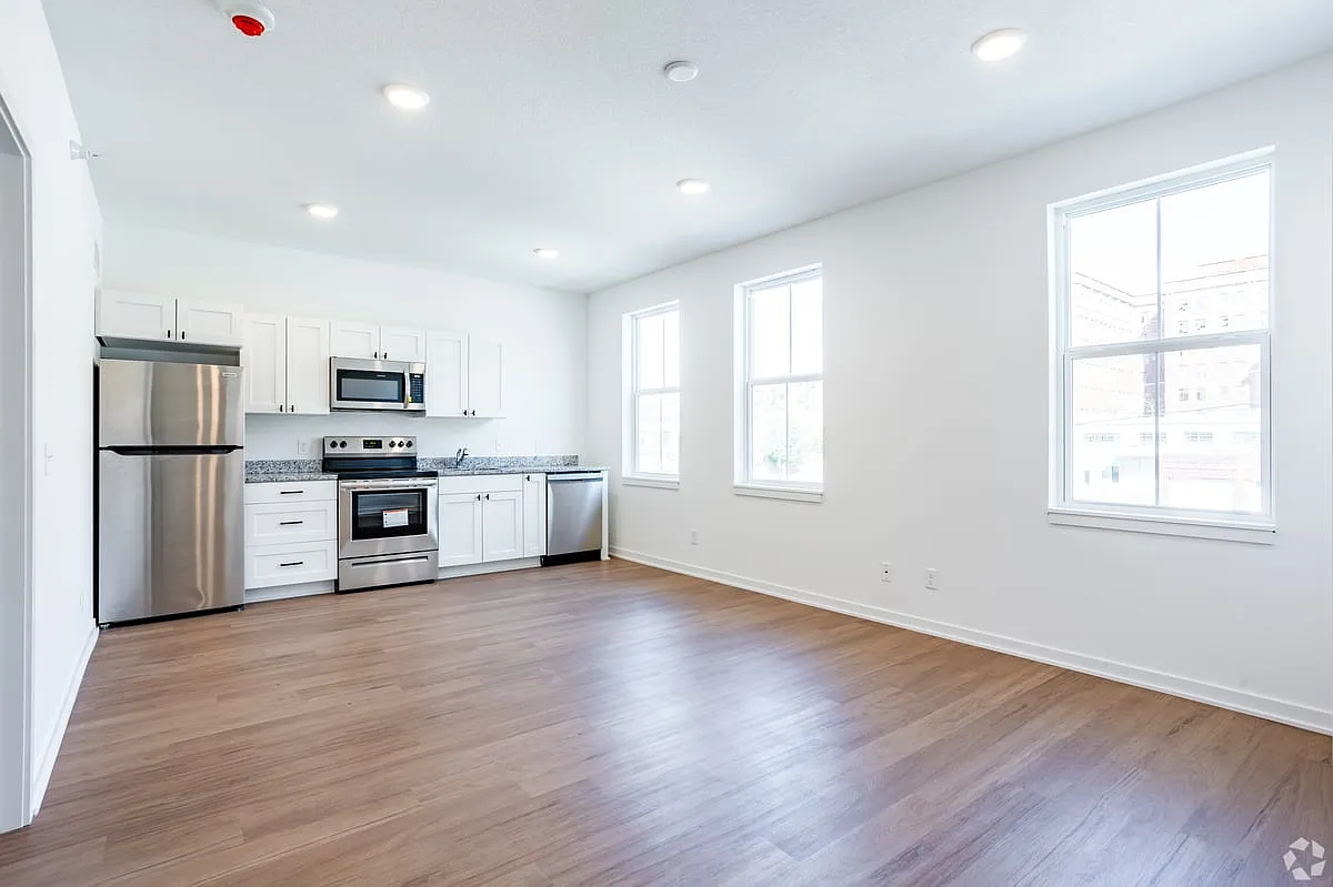 910 2nd Avenue South 101 — Photo 1