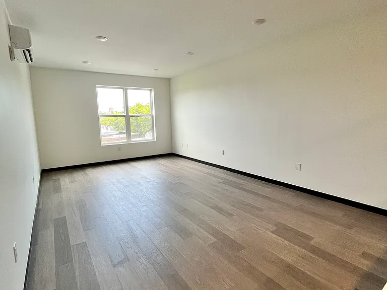 138 Mallory Ave #505 — Photo 5