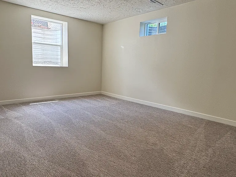 827 N 50 W — Photo 11