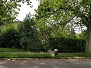 7104 170th St, Fresh Meadows, NY 11365