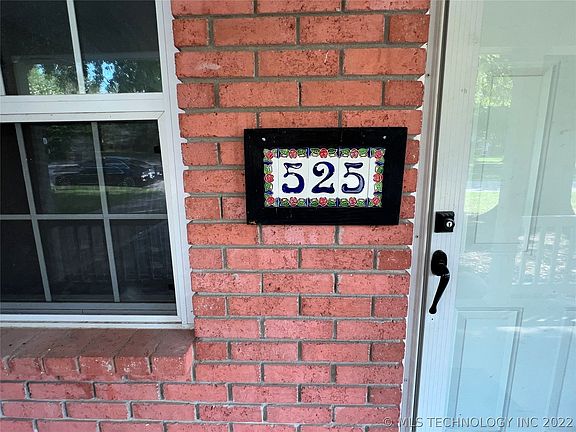 2nd image of 525 E Fort Worth Dr