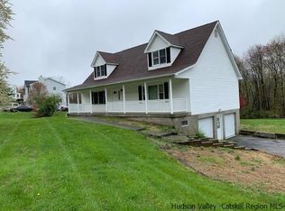 10 Ridgecrest Dr, Marlboro, NY 12547