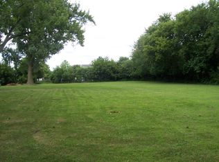 1324 Wicker St, Woodstock, IL 60098