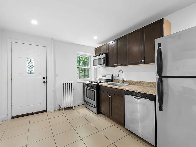 64 Bainbridge St #1 — Photo 7